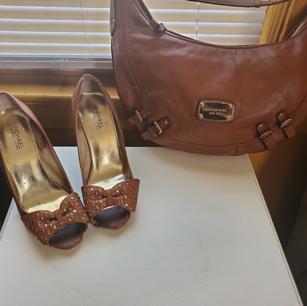 Michael Kors matching bag and shoe.